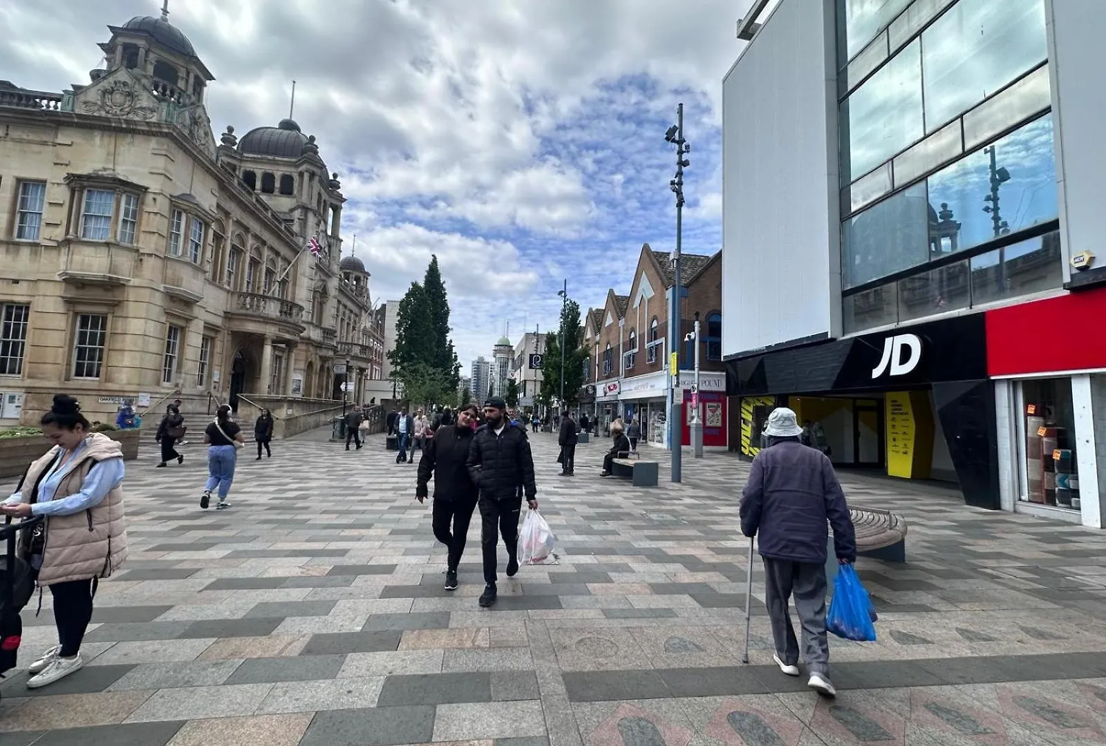 King Bed - Free Private Parking - Self Check-In - Near Ilford Station Hotel